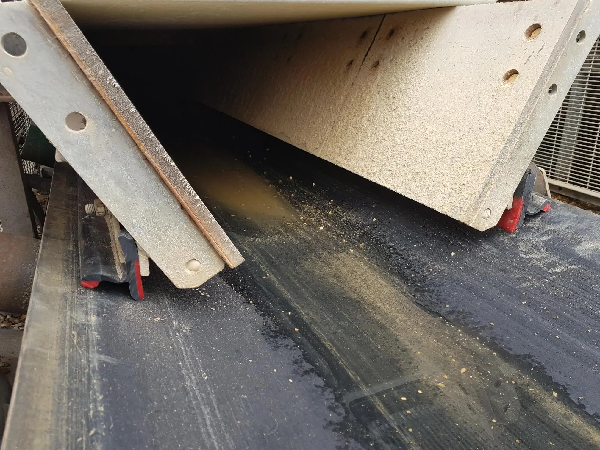 conveyor belt skirting